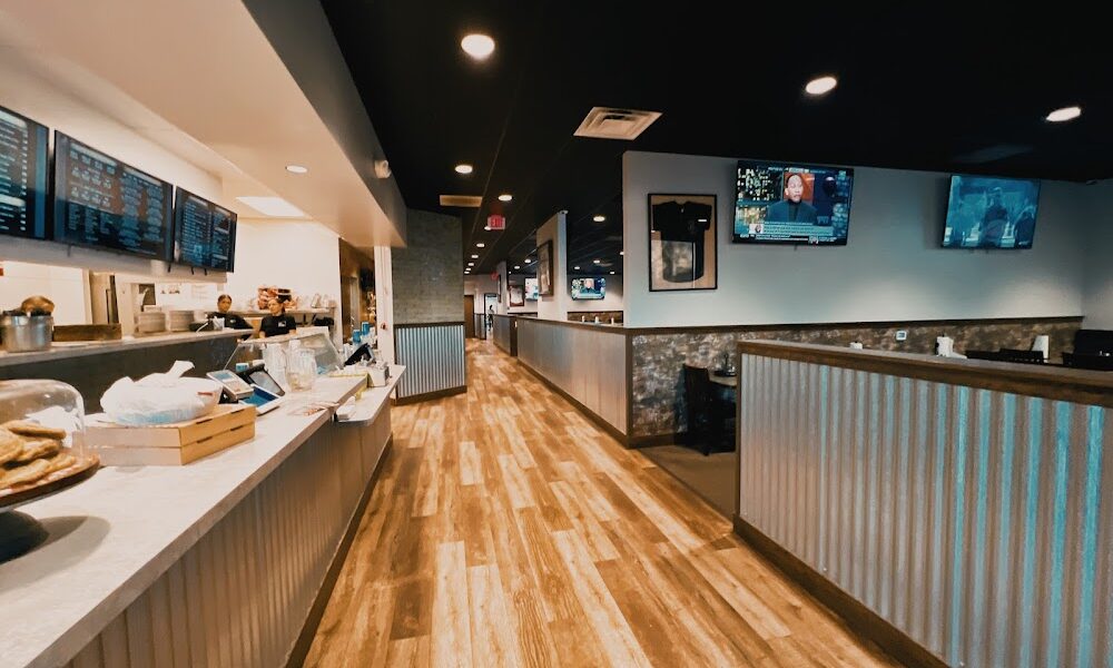 Lamppost Pizza & The Post Pub